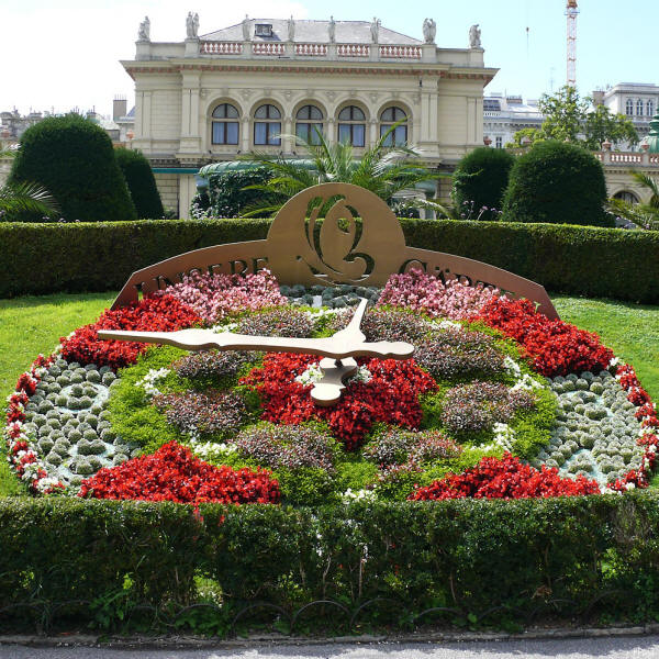 STADTPARK и цветочные часы...